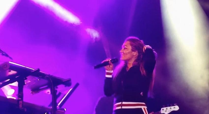 [VIDEO] Amaia Montero olvida la letra de su canción en un programa en vivo