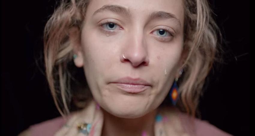 Las lágrimas de Paris Jackson protagonizan el emocionante nuevo video de 30 Seconds to Mars
