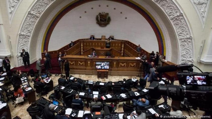 Asamblea Nacional denuncia drástica caída de producción petrolera venezolana
