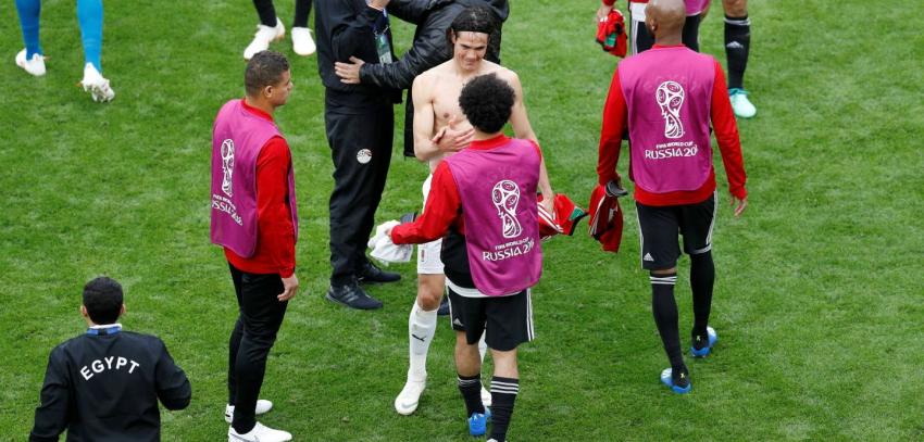 [FOTO] El emotivo abrazo entre Salah y Cavani tras duelo Egipto-Uruguay