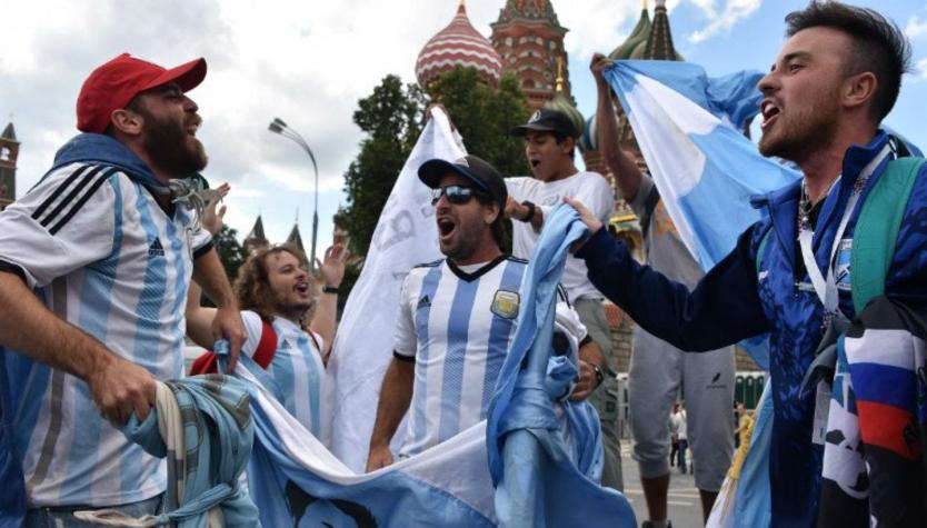 Hincha argentino fue expulsado de Rusia por burla sexista