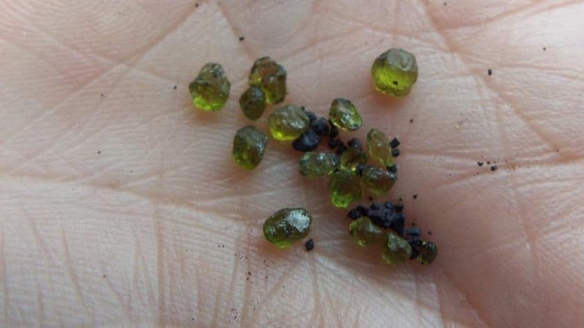 Las misteriosas gemas verdes encontradas tras la erupción del volcán Kilauea en Hawaii
