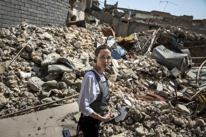[FOTOS] Angelina Jolie visita el norte de Irak: "Son las peores destrucciones que jamás haya visto"