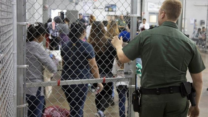 Cómo son las "jaulas" donde Estados Unidos pone a los niños inmigrantes que llegan a Texas
