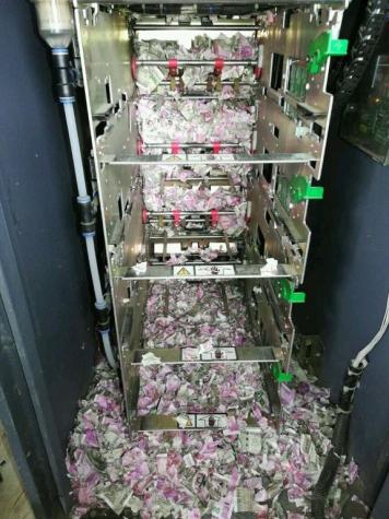 Ratas mordisquean billetes por valor de un millón de rupias en cajero automático en India