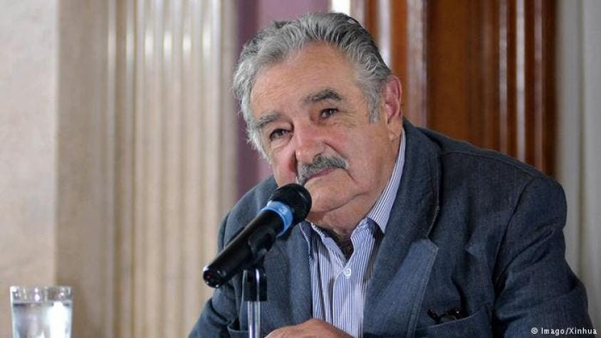 Mujica visita a Lula en prisión para entregarle su apoyo