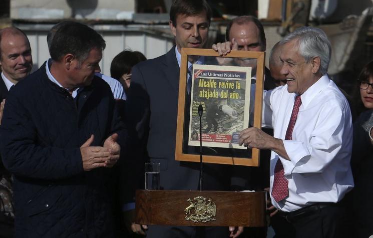 [VIDEO] El gracioso regalo del alcalde de Puente Alto al Presidente Piñera