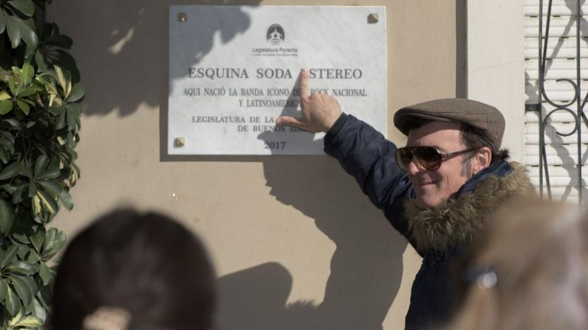 [FOTOS] ¡Insólito! Escriben mal nombre de "Soda Stereo" en placa homenaje en Buenos Aires