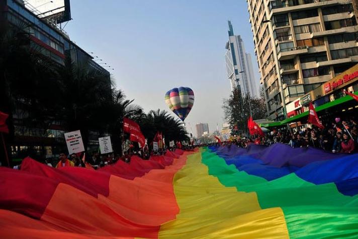 Marcha del orgullo: Conoce los desvíos que habrá este sábado en Santiago
