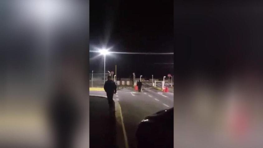 [VIDEO] Uber y taxistas a disparos en el aeropuerto