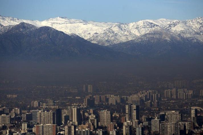 Intendencia decreta preemergencia ambiental para este domingo en Santiago