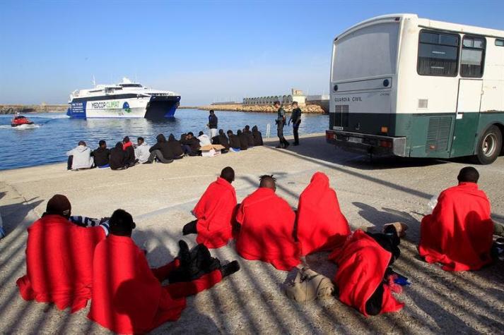 Unión Europea acuerda crear centros migratorios "cerrados" en sus territorios
