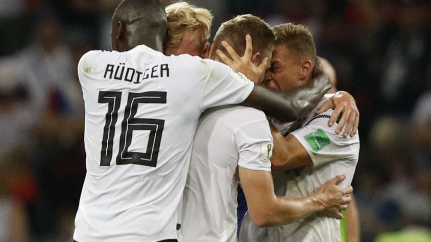 [VIDEO] Amenazan de muerte al jugador de Suecia que cometió la falta que dio el gol a Alemania