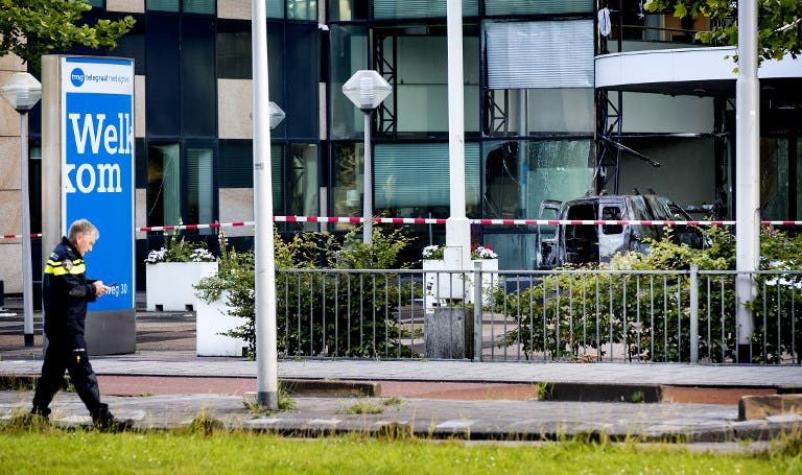 Camioneta embiste las oficinas del periódico De Telegraaf en Amsterdam