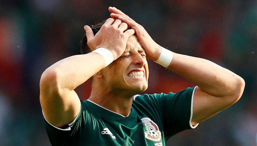 [FOTOS] La angustia de Chicharito por jugada que pudo perjudicar a México