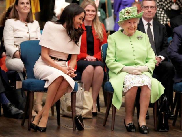 [VIDEO] El error de protocolo de Meghan Markle en un evento con la Reina Isabel