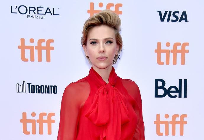 Scarlett Johansson renunció a papel transgénero tras fuertes críticas en su contra