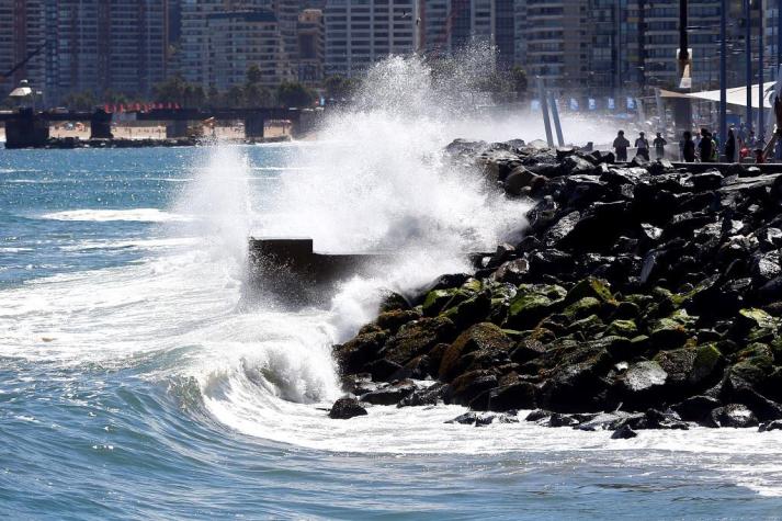 Armada emite alerta de marejadas con olas de hasta 5 metros para las costas del país