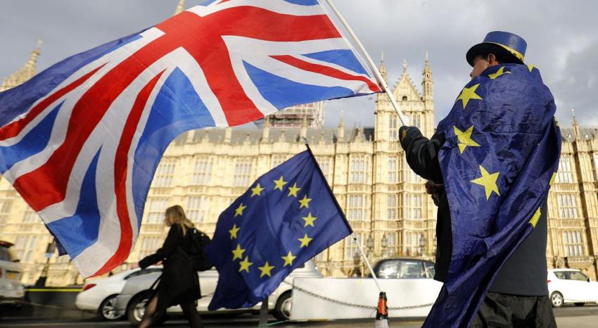 Reino Unido hace acopio de medicamentos en preparación para un Brexit duro