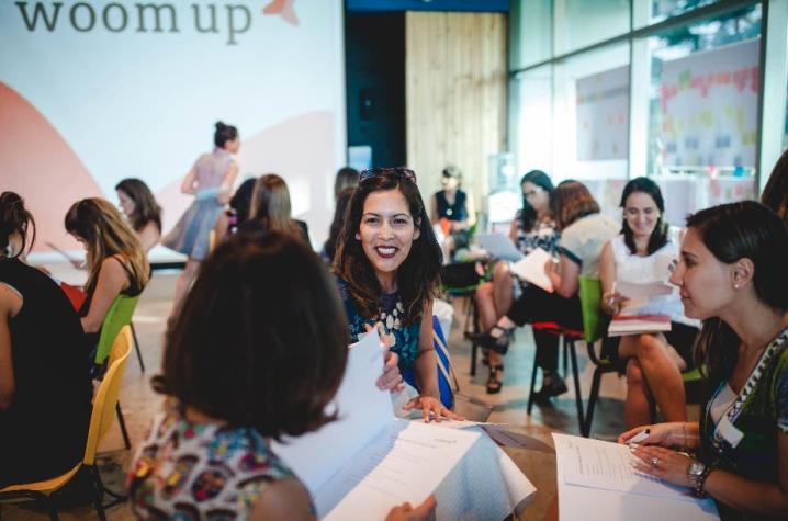 Emprendedoras son guiadas por mujeres líderes para desarrollar negocios exitosos