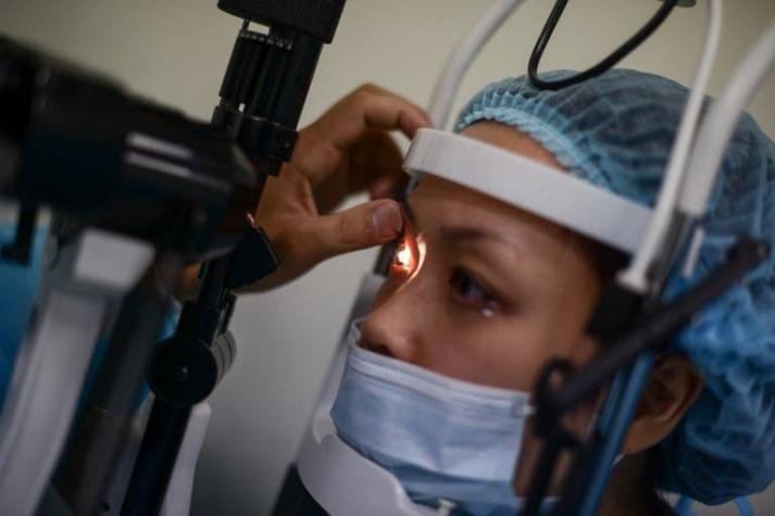The New York Times alerta sobre los riesgos de operarse los ojos con láser