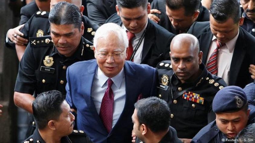 Ex primer ministro de Malasia, acusado de corrupción y abuso de poder