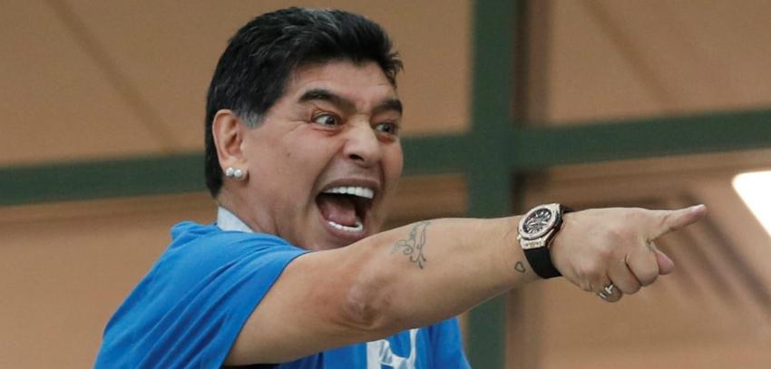 [VIDEO] Como un hincha más: El eufórico festejo de Maradona tras gol de Colombia a Inglaterra