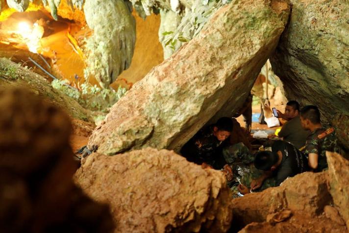 Empieza la arriesgada operación de evacuación de la cueva de Tailandia