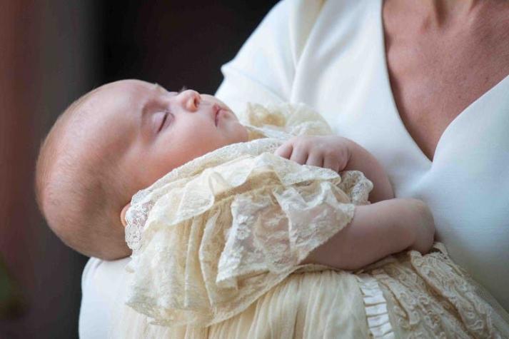 [VIDEO] Bautizan a tercer hijo del príncipe William y Kate Middlenton
