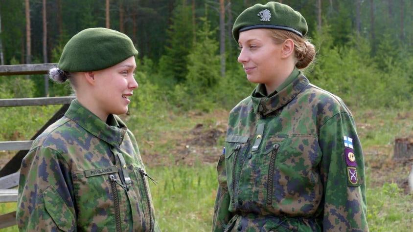 Por qué las mujeres en Finlandia pelean por seguir haciendo el servicio militar