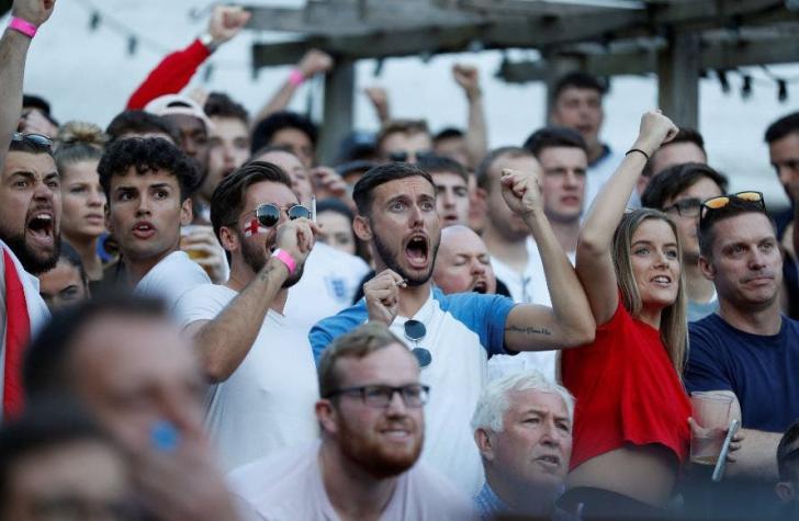 [EN VIVO] Hinchas siguen el partido Inglaterra vs Croacia desde las calles