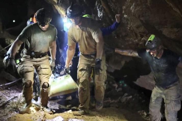 [VIDEO] El imprevisto que puso en riesgo la vida del último buzo en salir de la cueva en Tailandia