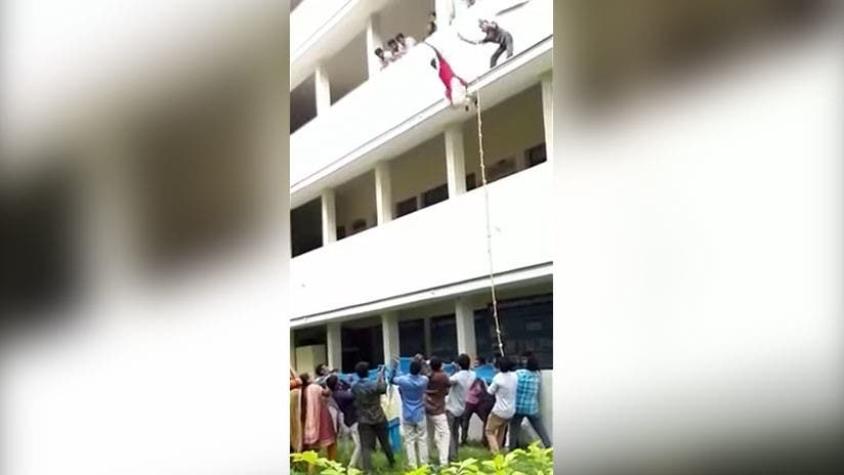 India: Joven estudiante muere al caer de un tercer piso durante un simulacro