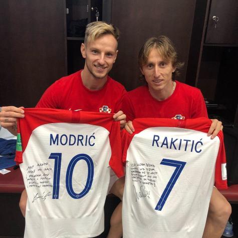 Luka Modric e Ivan Rakitic intercambiaron emotivos mensajes en sus camisetas