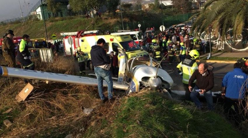 Fallece mujer que resultó herida en caída de avioneta particular en Peñalolén