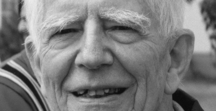 Muere el sacerdote y escritor Carlos Aldunate a los 102 años