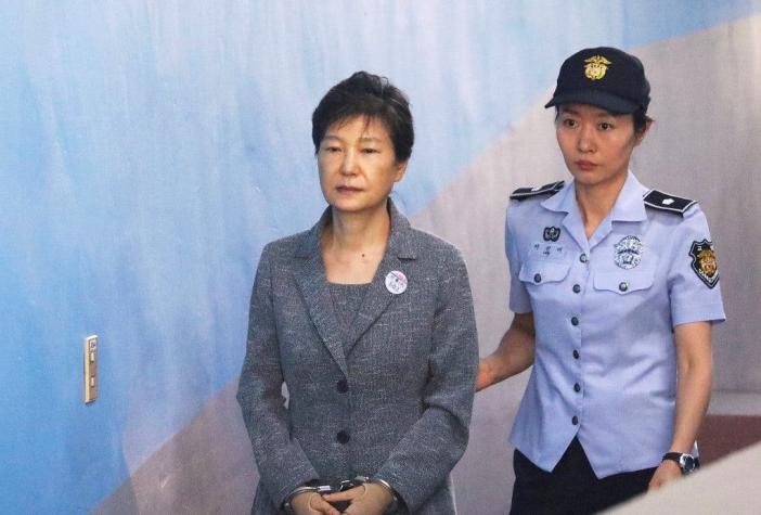 Condenan a otros ocho años de prisión a expresidenta de Corea del Sur