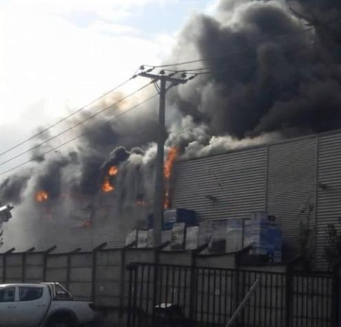 [VIDEO] Incendio afecta a supermercado Líder en Osorno