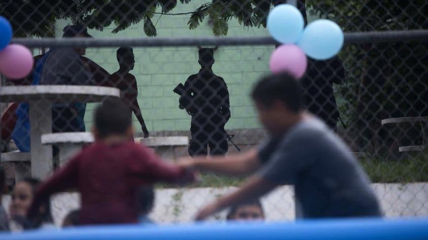 Madres a la fuerza: las mujeres obligadas a cuidar a los hijos de las pandillas de El Salvador