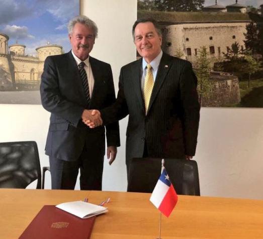 Chile firma acuerdo Working Holiday con Luxemburgo