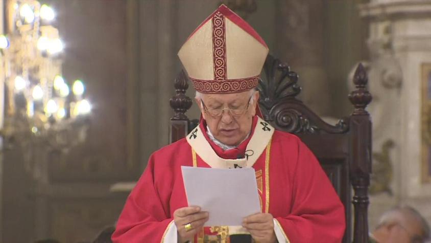 [VIDEO] Protesta contra cardenal Ezzati en la Catedral