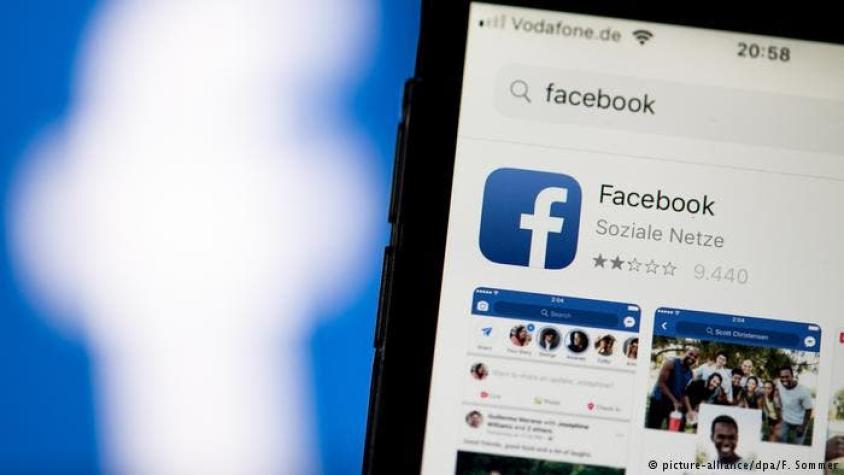 Facebook cae en Wall Street tras escándalo de datos