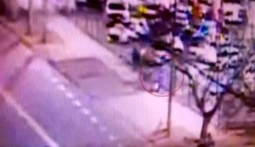 [VIDEO] Roban cuatro vehículos desde automotora en Las Condes