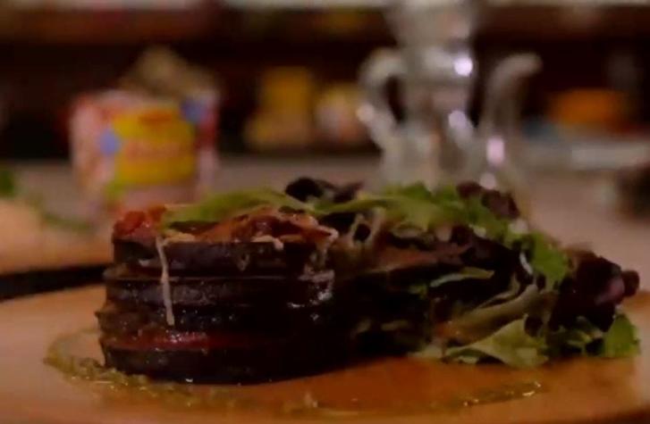 ¿Cómo preparar discos de berenjena con salsa Tuco?