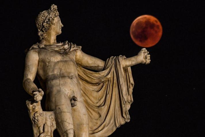 [FOTOS] La espectacular "Luna de sangre" viaja entre los dioses griegos
