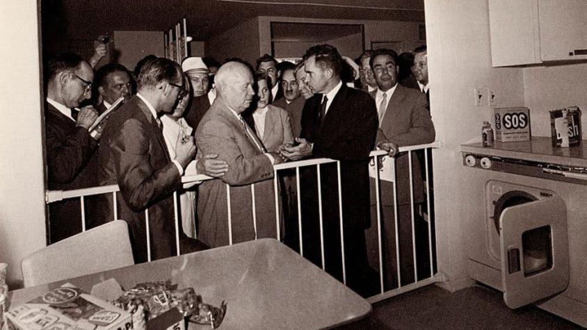 El excepcional debate entre Jruschov y Nixon que tuvo lugar en una cocina en plena Guerra Fría