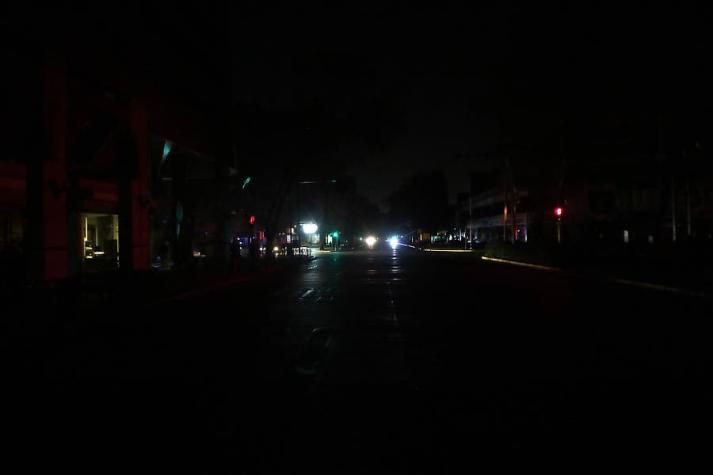[VIDEO] Se registran cortes de luz en varias comunas del sector oriente de Santiago