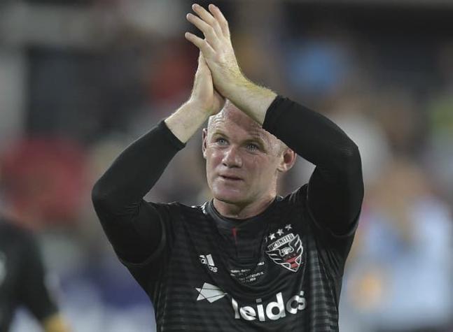 [VIDEO] Rooney anota su primer gol en la MLS y termina con fractura de nariz tras brutal golpe