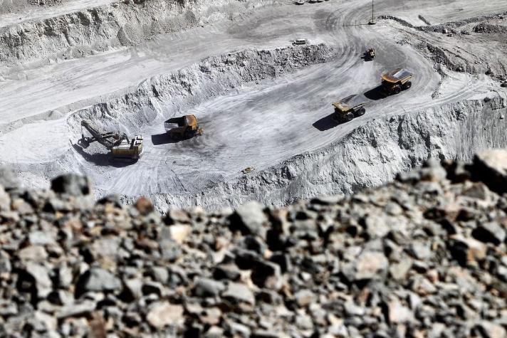 Trabajadores bloquean el ingreso a la mina de Chuquicamata