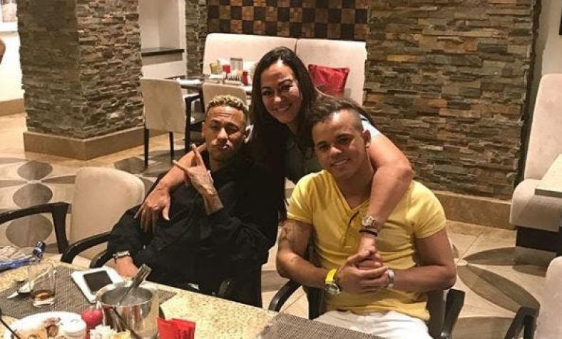 [VIDEO] Madre de Neymar sale en defensa de su hijo: "Estaré siempre contigo"